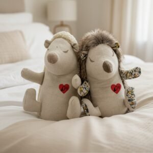 2 erizos memoriales en la cama